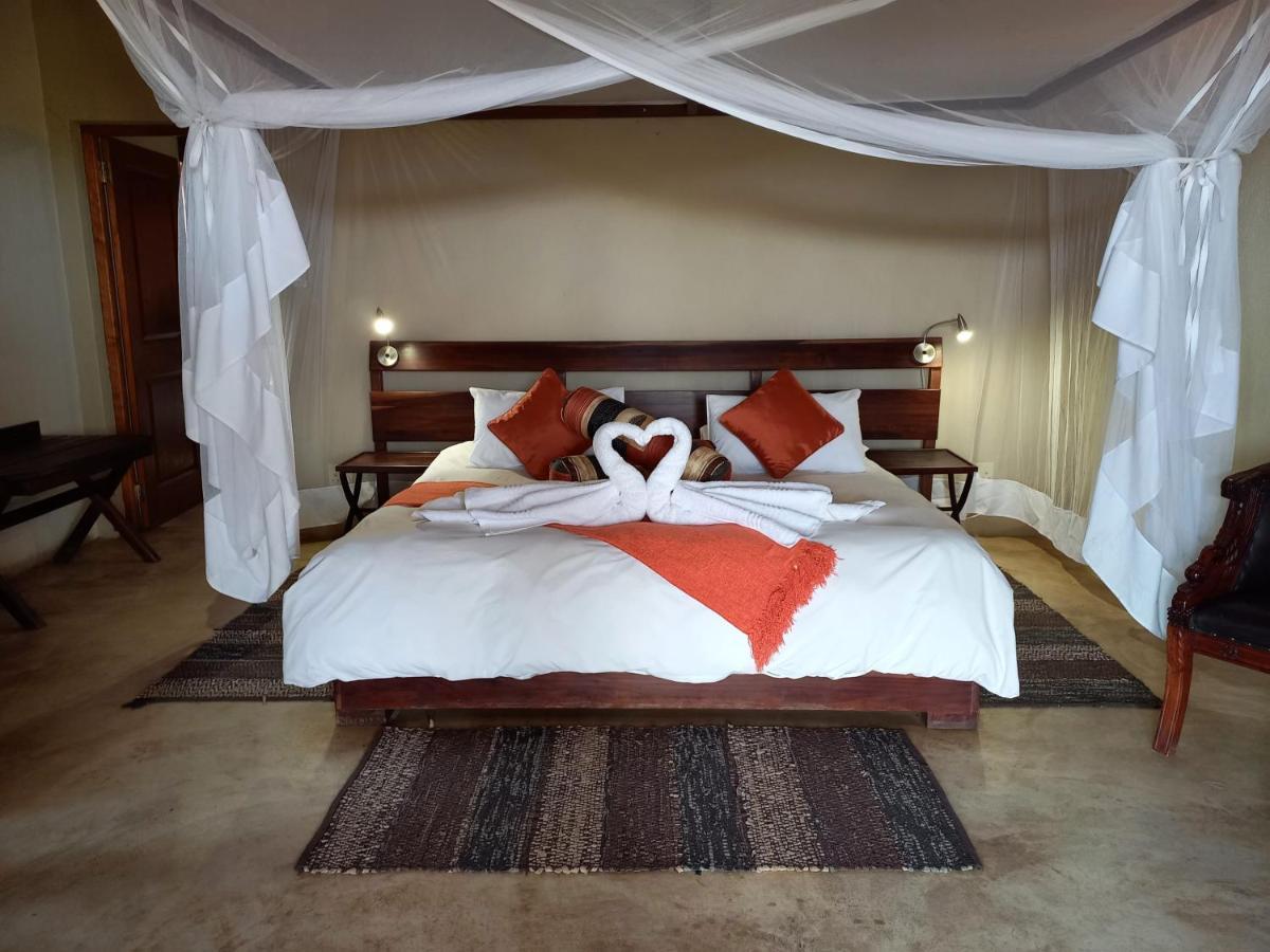 Okutala Etosha Lodge Outjo Eksteriør billede